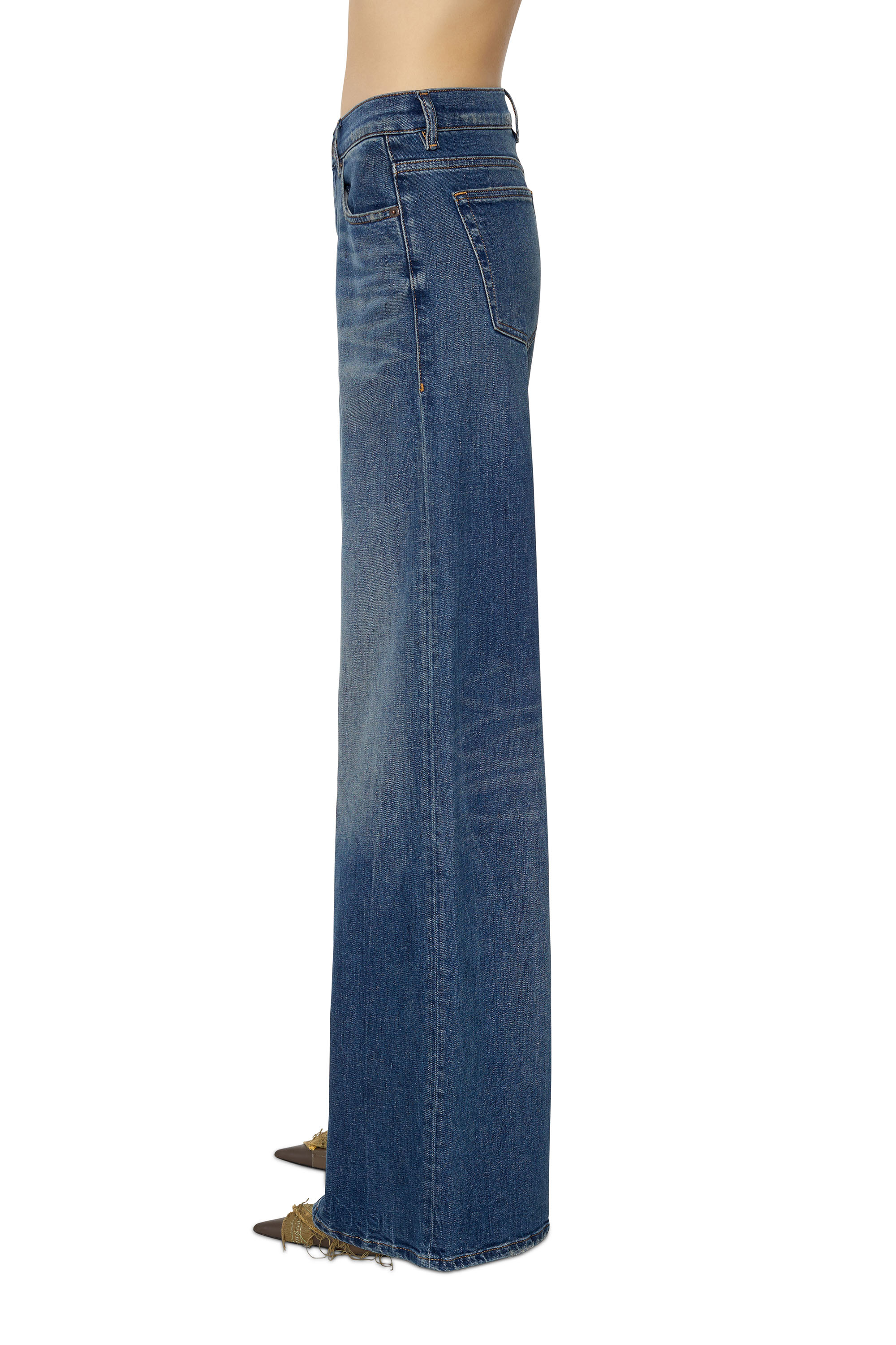 Diesel - Bootcut and Flare Jeans 1978 D-Akemi