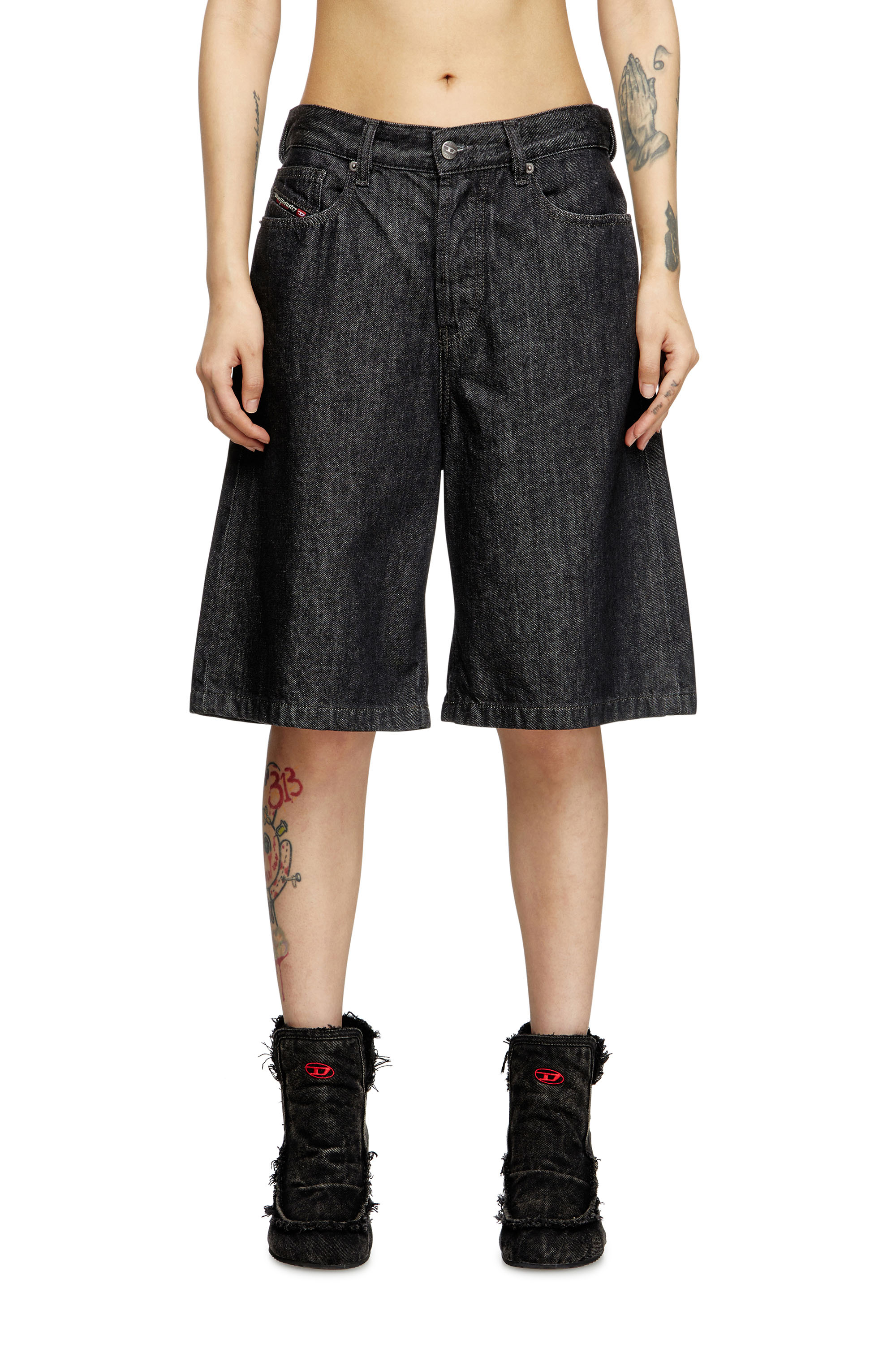 Diesel - DE-SIRE-SHORT, Woman's Shorts in rinse-wash denim in Black - 3
