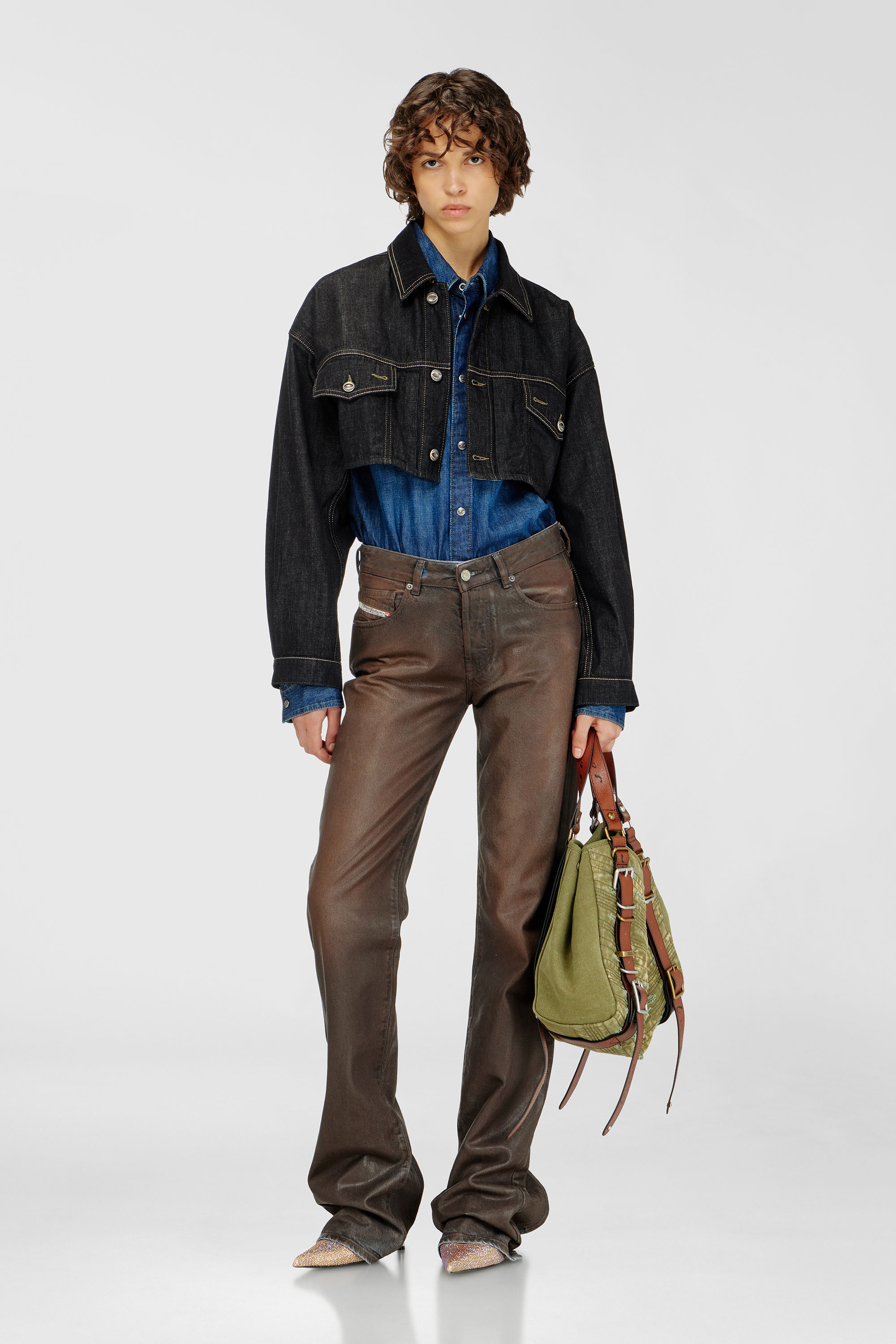 Diesel - DE-MALLEY, Woman's Oversized cropped trucker jacket in rinse denim in Black - 1