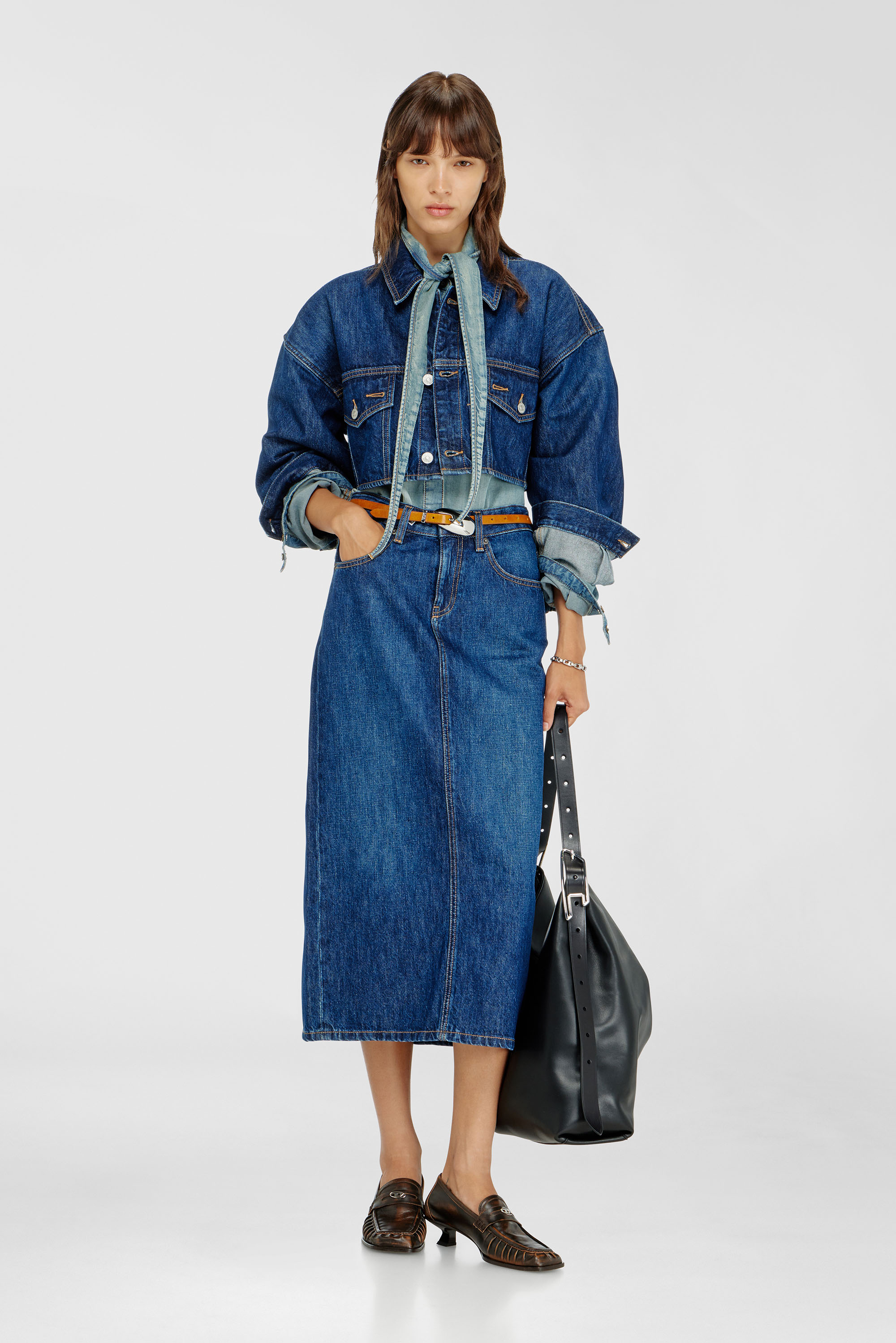 Diesel - DE-MALLEY, Woman's Cropped oversized denim trucker jacket in Medium blue - 2