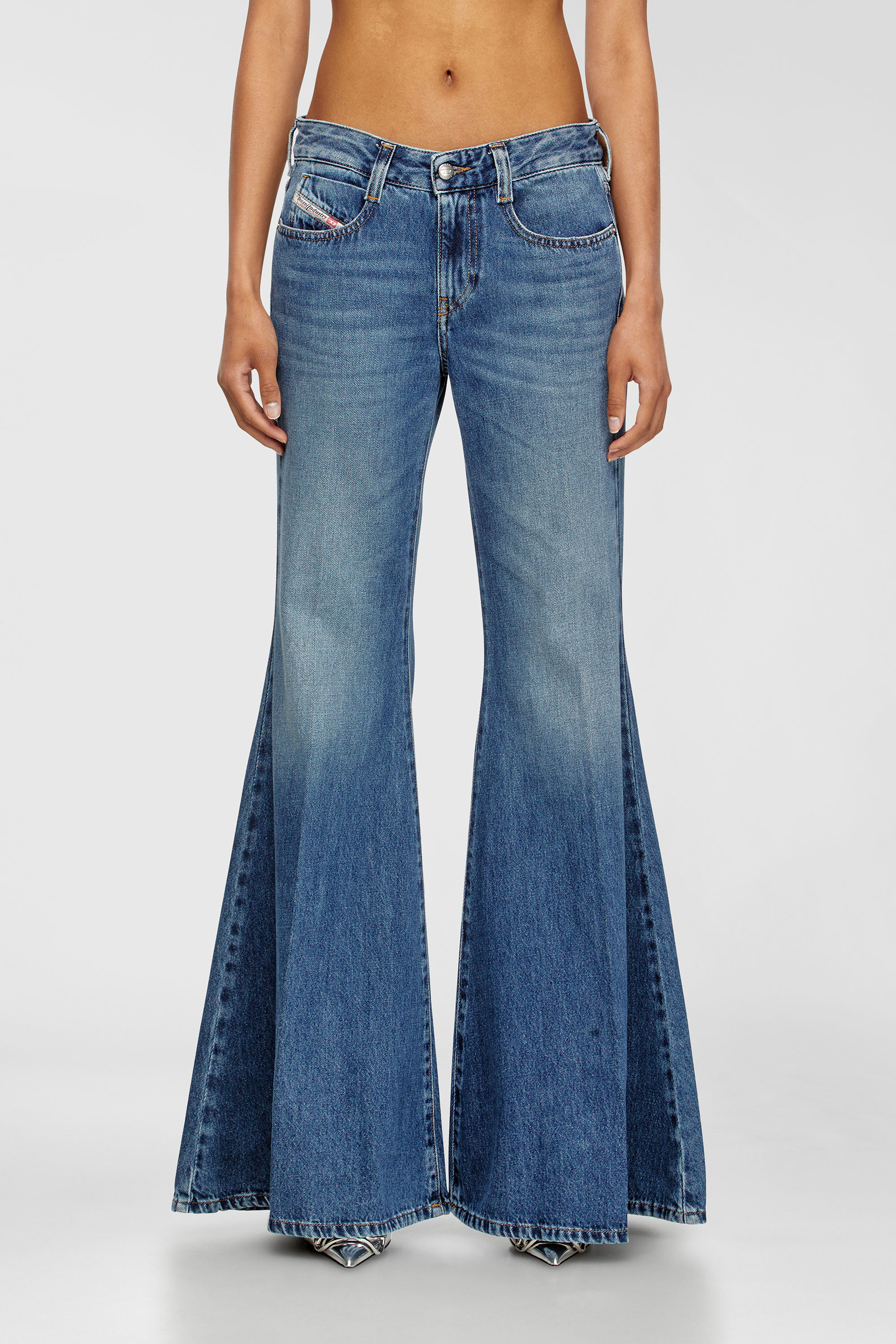Diesel - Woman's Flare Jeans 1970 D-Bleess 09M56, Medium blue - 1