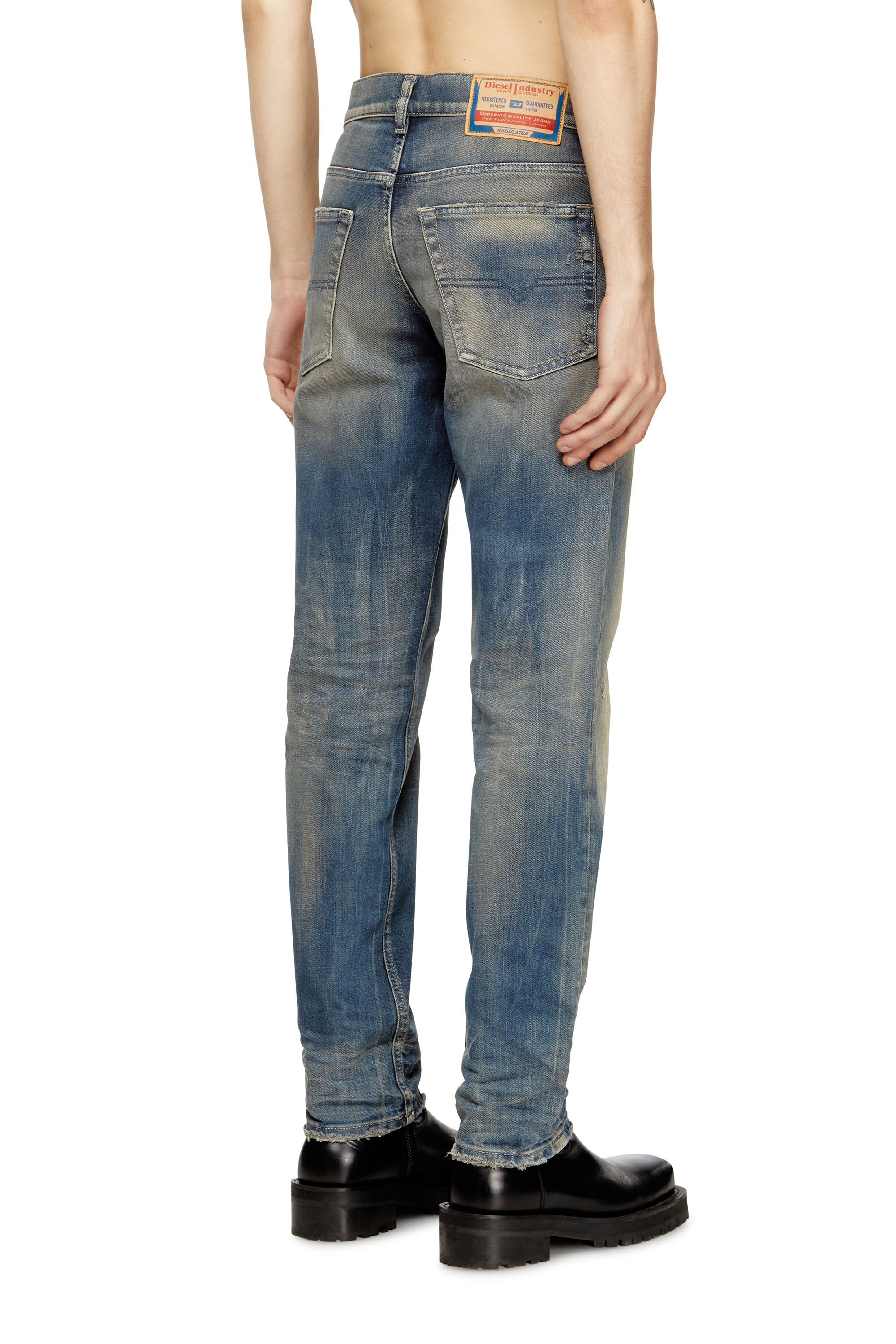 Regular Jeans 2023 D-Finitive 09M18, Medium blue Diesel - Man's Regular Jeans 2023 D-Finitive 09M18, Medium blue - 4