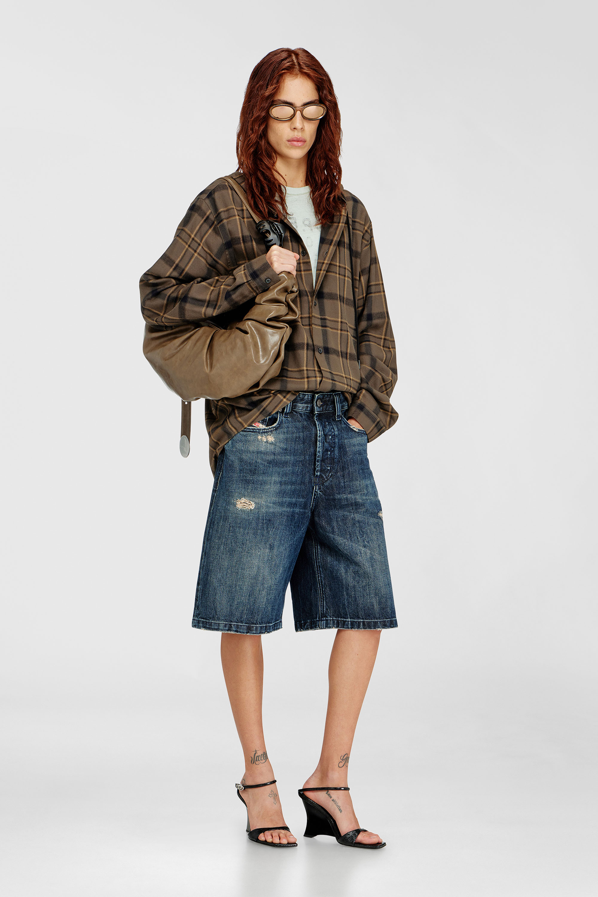 Diesel - GRAB-D HOBO L, Woman's Grab-D-Large scrunched hobo bag in Beige - 2