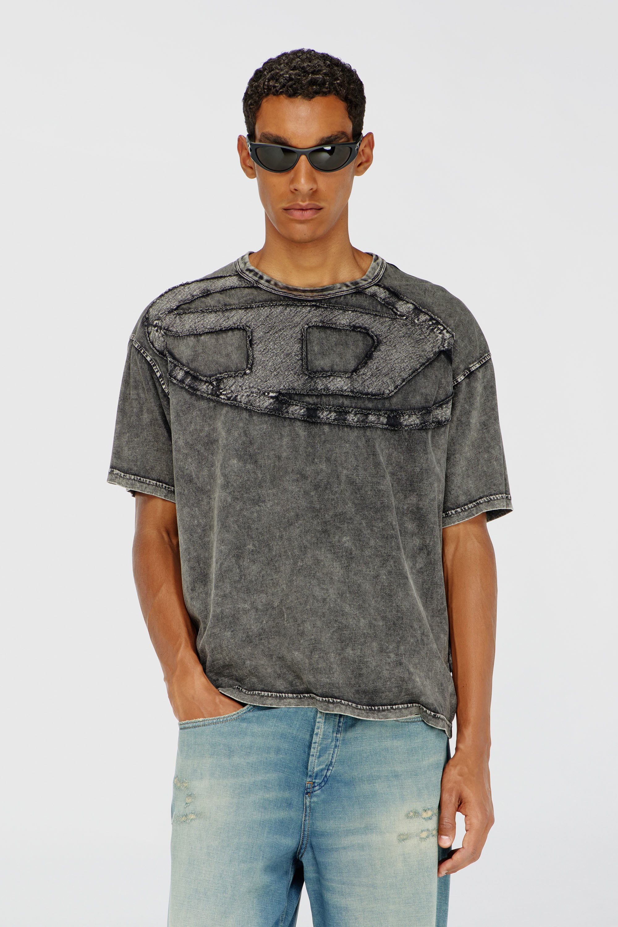 Diesel - T-BOXT-DEN, Man's Relaxed cotton T-shirt with Oval D applique in Black - 1